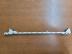 ORIGINAL MACBOOK WHITE UNIBODY A1342 LATE 2009 / MID 2010 13" REAR VENT 922-9184 - Picture 1 of 2