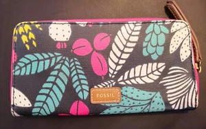 Fossil Eliza Women's Wallet in EUC - Picture 1 of 3