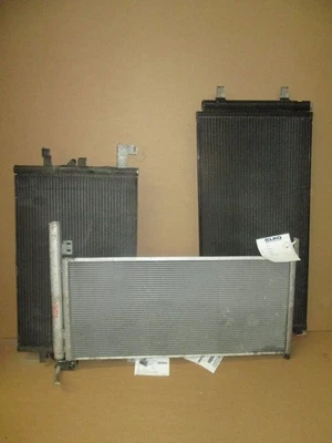 Conjunto de condensador de aire acondicionado Jeep Wrangler 2000-2002 111 k millas OEM LKQ Foto 1 de 3