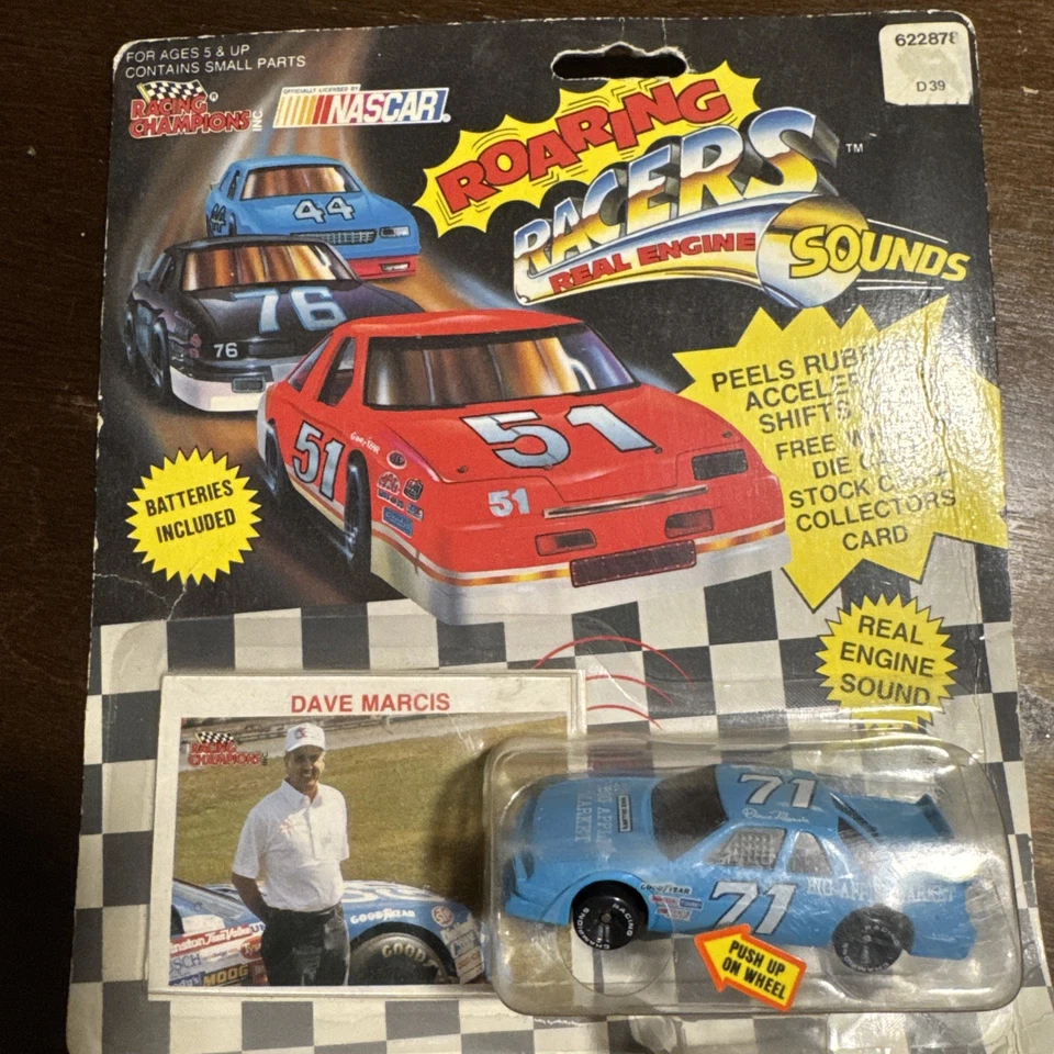 Racing Champions 1991 Roaring Racers Sounds #71 Dave Marcis NASCAR 1/64 MIP Foto 1 de 1