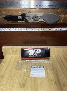 Smith & Wesson M&P Large Folding Knife 4034 Stainless Blade Aluminum Handle - Picture 1 of 3