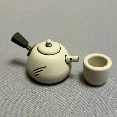 NECA TMNT The Last Ronin Battle Damaged Action Figure Tea Pot & Cup accessories - Image 1 of 2