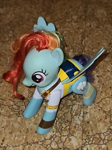 2013 My Little Pony Pirate Rainbow Dash Pegasus azul abatible y giratorio hablando - Imagen 1 de 4