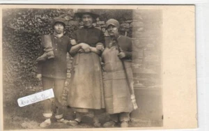 Frauen Rauchen Trachten Stockpfeife   alte  private Fotokarte   1927 - Picture 1 of 2