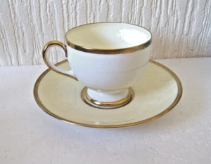 Wedgwood "California" Bone China Teacup And Saucer Green Backstamp - Picture 1 of 2