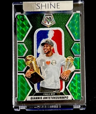 Giannis Anyetokounmpo Logoman Mosaico Tarjeta Verde Arte Creado por SHINE Foto 1 de 2