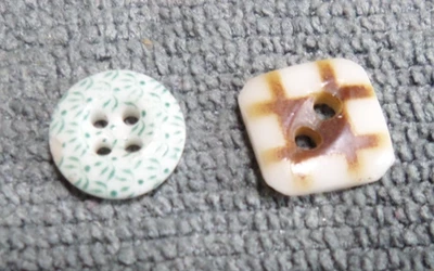 2 Vintage China Buttons Speckle & Tic Tac Toe - Image 1 of 3