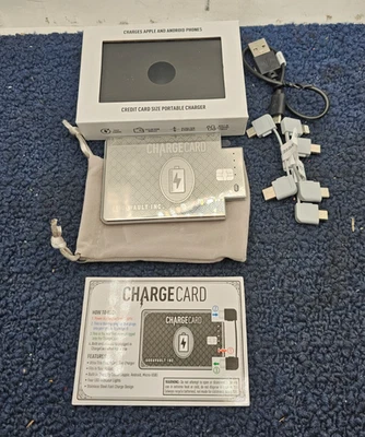 Aquavault AV10: Cargador de teléfono rápido portátil tamaño tarjeta de crédito 2300 mAh Foto 1 de 4