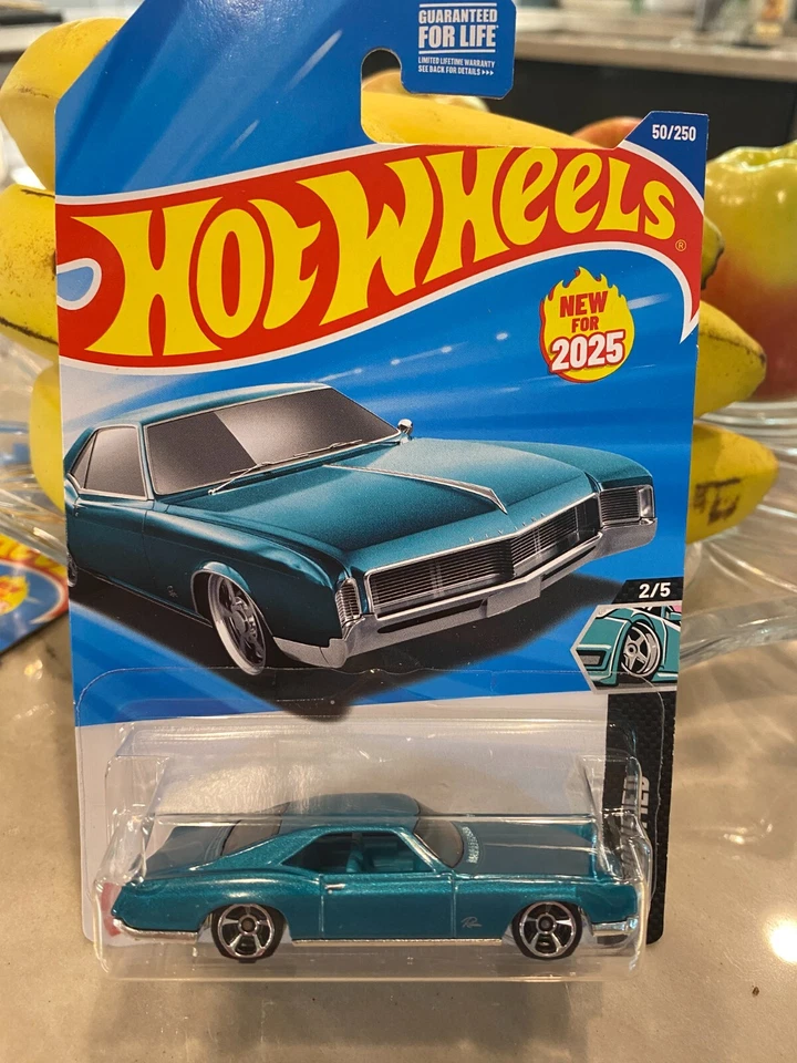 2025 Hot Wheels 50 Hw Modificato 2/1.5m66 Buick Riviera Verde Blu W / Cromo MC5 - Immagine 1 di 1