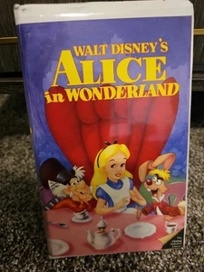 Walt Disney’s Alice In Wonderland - Picture 1 of 2