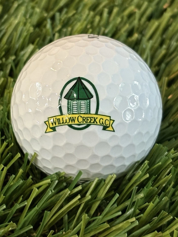 Pelota de golf con logotipo de club de golf Willow Creek - Greer South Carolina SC Foto 1 de 1