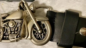 Men’s Leather BELT with Motorcycle BUCKLE . Med 32-34 Black NWT. Italian Leather - Picture 1 of 8