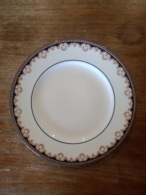 Wedgwood. Medici. Entree Plate. (20.5cm). R4588. Made In England. - image 1 of 4