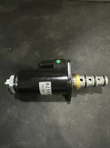 KDRDE5K-31/40C50 213 Hydraulic Solenoid Valve FIT KOBELCO SK200-8 - Picture 1 of 5