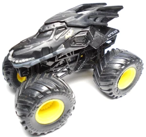 SPIN MASTER MONSTER JAM BATMAN BATMOBILE BLACK 1:64 DIECAST 3 3/4" MONSTER TRUCK - Picture 1 of 6