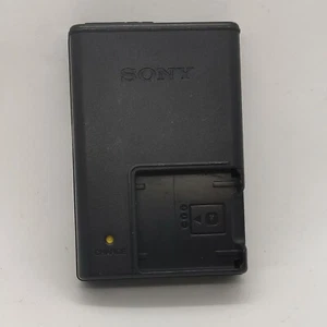 Original Sony BC-CSKA Ladegerät für Typ K Sony Akku gebraucht - Bild 1 von 5