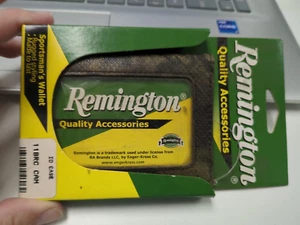 REMINGTON LEDER SPORTLER GELDBÖRSE/PERSONALAUSWEIS HÜLLE GEPRÄGTE TARNFARBE NEU IN VERPACKUNG - Bild 1 von 5