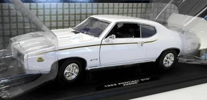 Motor Max 1/18 Scale Diecast 73133 - 1969 Pontiac GTO Judge - White - Picture 1 of 4