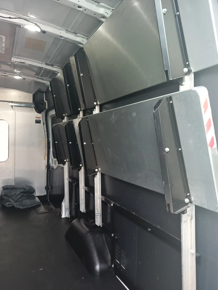 Estantería de entrega plegable de aluminio - Ford Transit / Sprinter Foto 1 de 2