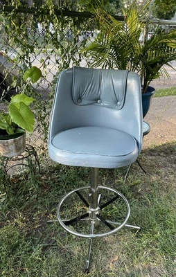 Asiento taburete de bar azul claro vintage Admiral Chrome Inc. Foto 1 de 4