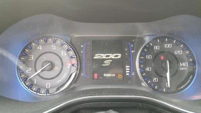 Cuadro medidor velocímetro 200 OE 2015 64 k millas Chrysler Foto 1 de 4