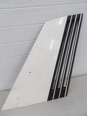 Dodge Omni Plymouth Horizon 1979-1983 rejilla de ventilación de ventana de cuarto trasero derecho Foto 1 de 4