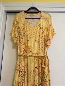 Torrid Knit Super Soft Tiered Skater Dress Floral Yellow Sz 3 Pockets Flowers - Picture 1 of 4