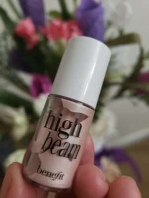 Benefit HIGH BEAM Iluminador Rosa Satinado 0.13oz/4ml Tamaño Deluxe Nuevo Foto 1 de 4