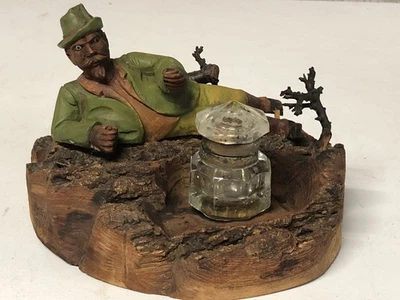 ¿BOSQUE NEGRO ALEMÁN VINTAGE? POZO DE TINTA FIGURATIVA TALLADA EN MADERA Foto 1 de 4