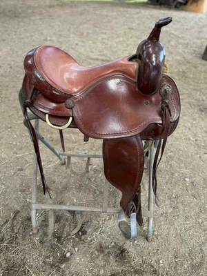 16" CRATES SADDLE - Image 1 of 4