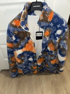 Louis Vuitton XL Jacquard Camuflaje Vellón Cremallera (PS23) Foto 1 de 4