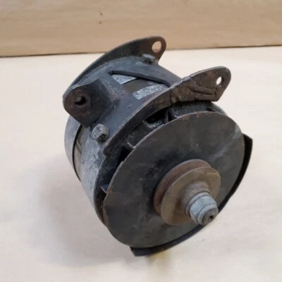 捷豹 XJ12 XKE E 型系列 3 V12 B.U.T.E.C. Alternator 851021 A7/1A 60 安培 — 第 1/4 张图片