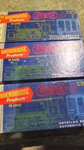 3 Roadhouse HO Gauge Trains 40' Gondola, 2 bay Hopper & Southern Pacific (81A) - Picture 1 of 5