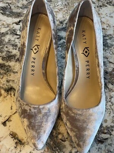 Katy Perry The Sissy Beige Nude Taupe Light Brown Velvet Pumps Heels Size 6.5 - Picture 1 of 10