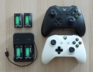 XBOX One Controller Bundle • 2x Wireless Controller • Ladegerät + 4 Akkupacks - Bild 1 von 5