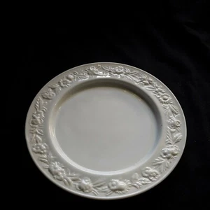HAZEL ATLAS 7.5"  WHITE MILK GLASS EMBOSSED poppy -FLORAL PLATE   - Picture 1 of 8