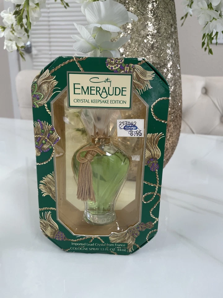 EMERAUDE CRISTAL LEMBRANÇA EDIÇÃO 44ML COLÔNIA (SPRAY) - Imagem 1 de 2