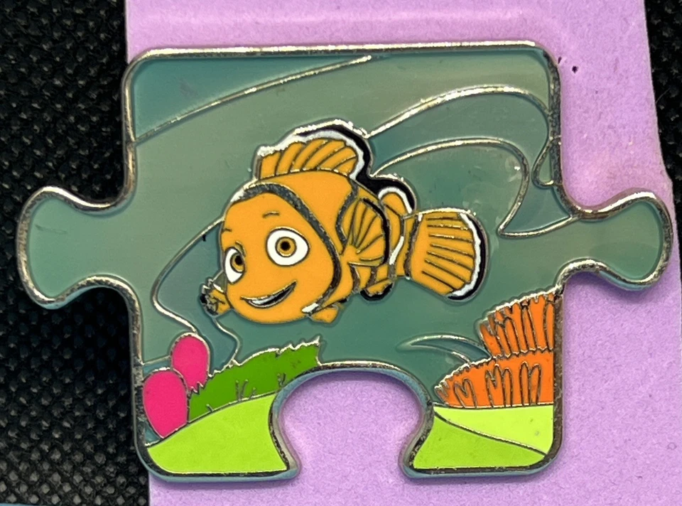 Disney Character Connection Finding Nemo Mystery Pin LE 900 - Image 1 of 1