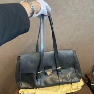 Louis Vuitton Epi Noir Segur MM M58862 Shoulder bag #33 - Picture 1 of 14