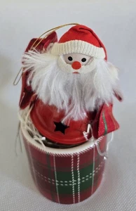 Sur La Table Keramik Mini Becher mit Weihnachtsmann und einer Jingle Bell innen  - Bild 1 von 8