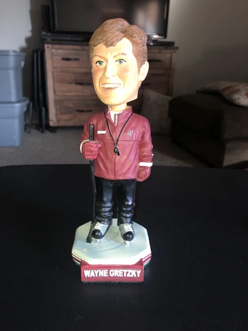 Wayne Gretzky Phoenix Coyotes Bobble Head 2006 NHL Cover