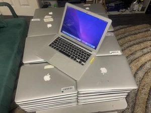 13.3" Fast Apple Macbook air Core i7 5TH Gen 8GB 256GB SSD Mac OS Monterey! - Picture 1 of 9