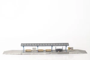 N Gauge Covered Paved Platform Approx 36cm (328789) - Picture 1 of 2
