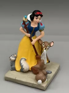 Disney Store Vintage Snow White Sweeping PVC Figure Figurine Animals - Picture 1 of 4
