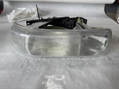 Conjunto de faros derechos usados se adapta a: Chevrolet Silverado 1500 2002 camioneta derecha G Foto 1 de 4