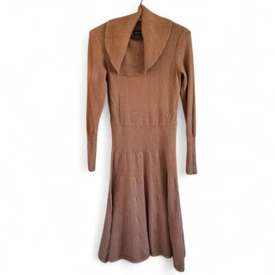 Vestido Suéter Anne Klein Marrón Manga Larga Cuello Capucha Mediano Algodón y Angora Foto 1 de 4