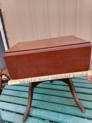 Antigua mesa infantil de caoba con hojas caídas 1930 muebles de bellas artes Grand Rapids MI Foto 1 de 4