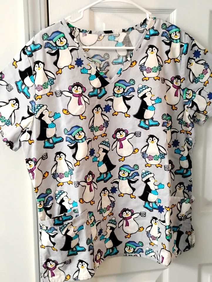 Penguin Inspired 3 Pocket Scrub Top Size M - Image 1 of 1