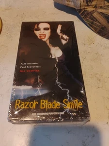 VHS Tape RAZOR BLADE SMILE horror classic movie - Imagen 1 de 3