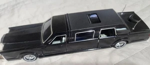 Majorette Die Cast Lincoln Stretch Limousine - Picture 1 of 5